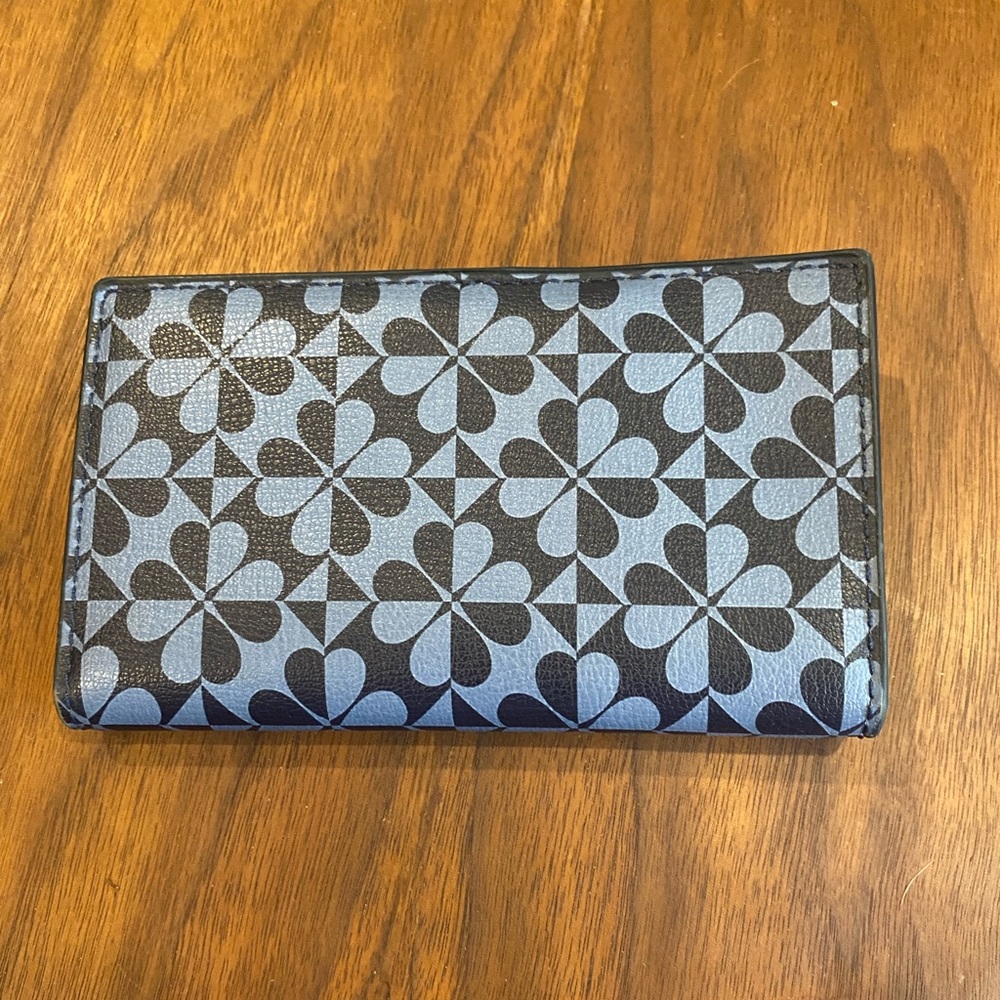 NWOT Kate Spade Patterned Wallet - Picture 5 of 5